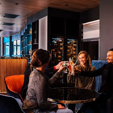 Aquabella & 4* Aix-en-Provence